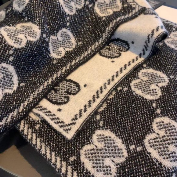 💎✨AUTHENTIC✨💎Gucci scarf - Picture 7 of 8